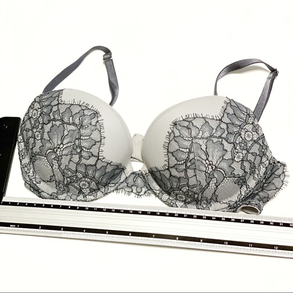 Victoria’s Secret very sexy push-up lace bra - Picture 8 of 8